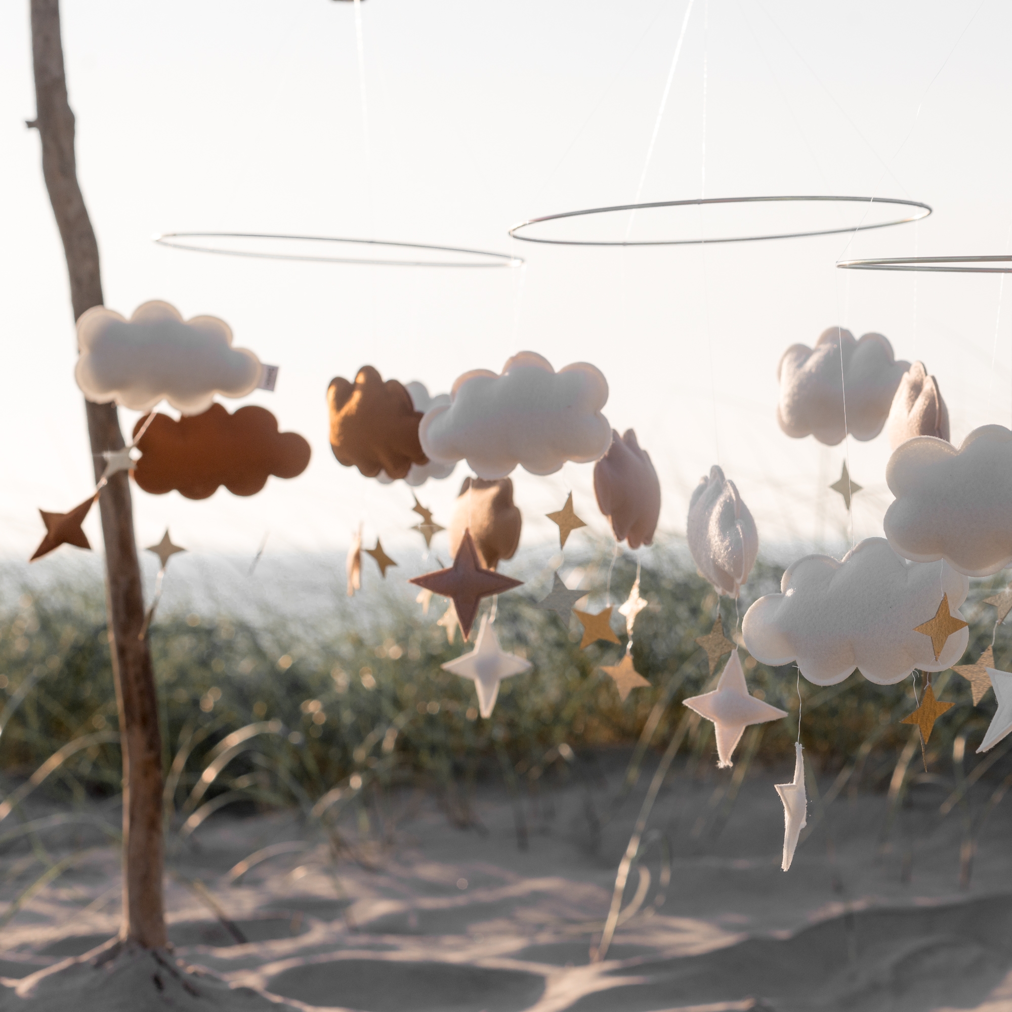 Baby Bello Filz-Mobile Fantasy Clouds Rusty Grey
