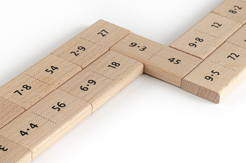 DiDi toys Mathematische Dominosteine | Multiplikation bis 10 - schwarz