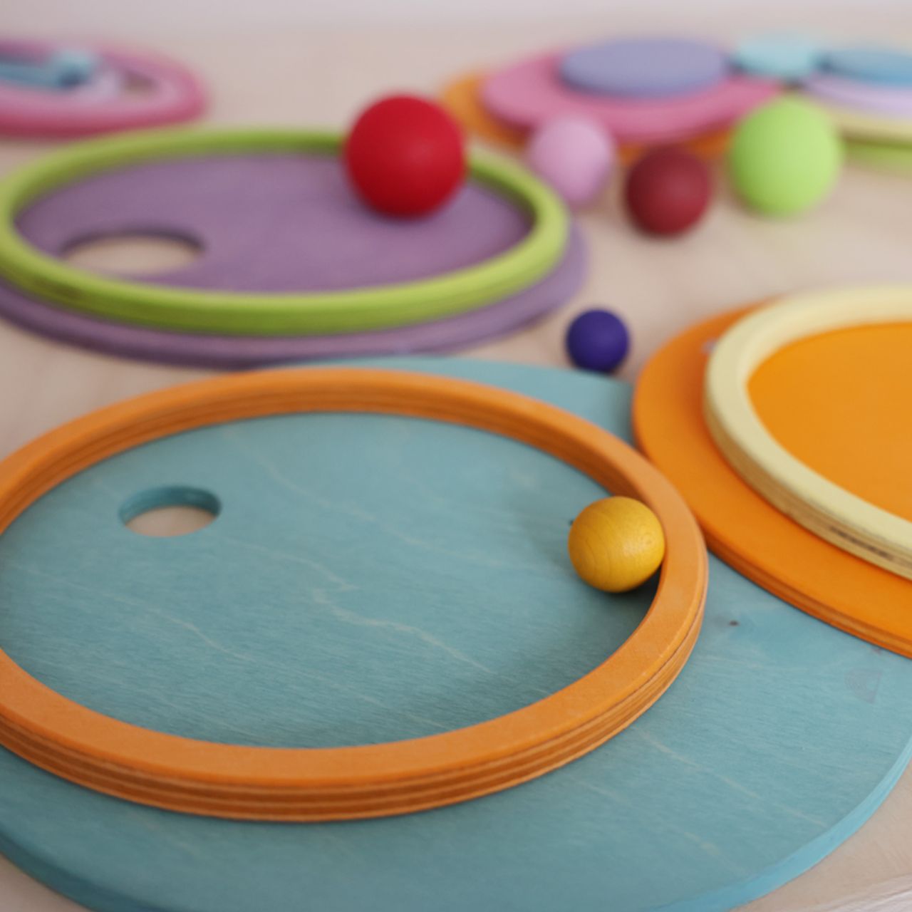 GRIMMS Konzentrische Kreise und Ringe - Holzspielzeug Profi