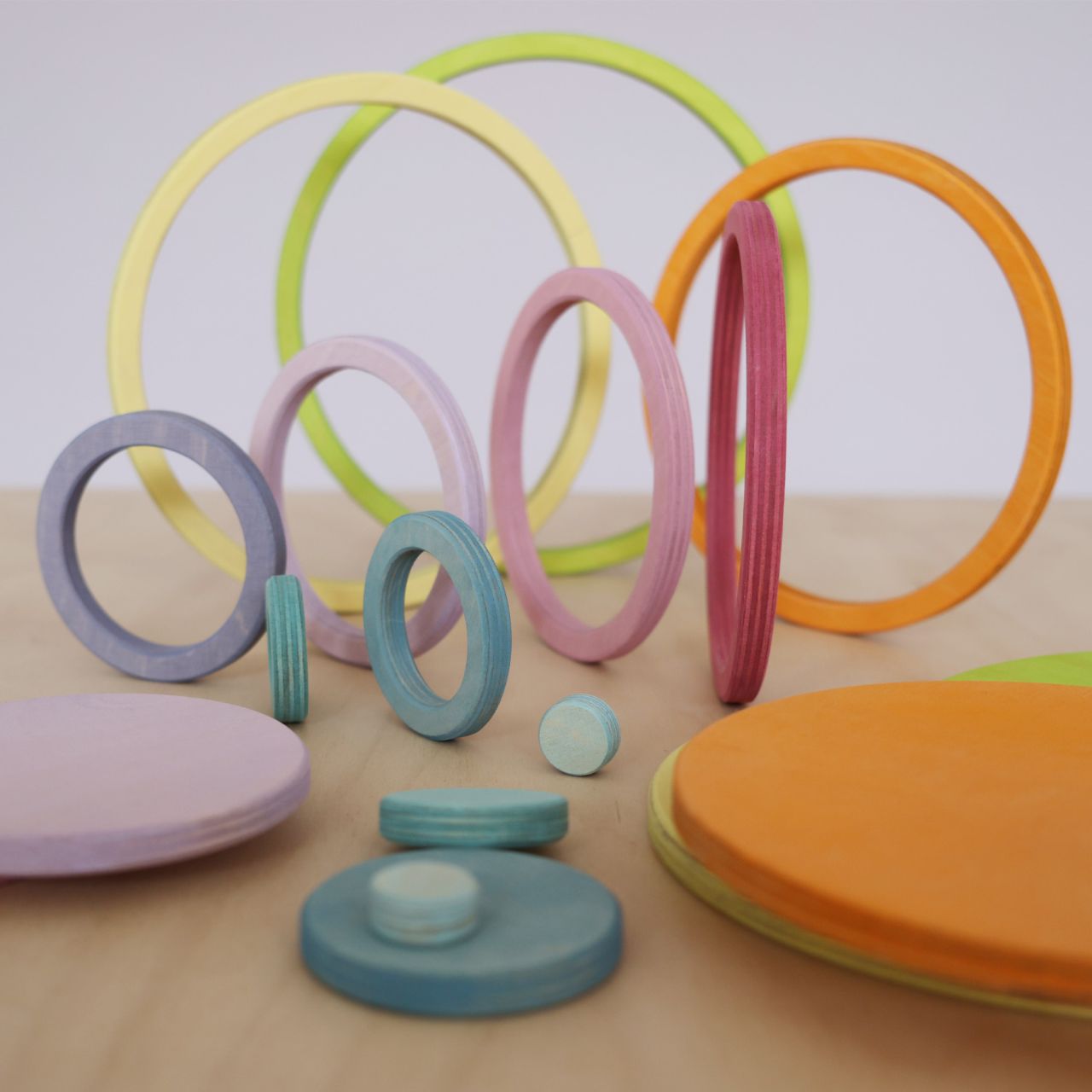 GRIMMS Konzentrische Kreise und Ringe - Holzspielzeug Profi