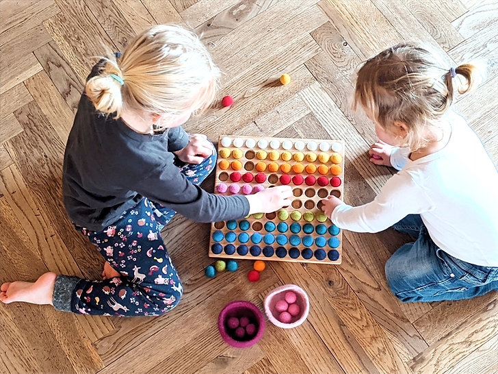 ROMANSWERK Farbenspiel 10x10 mit Zahlen