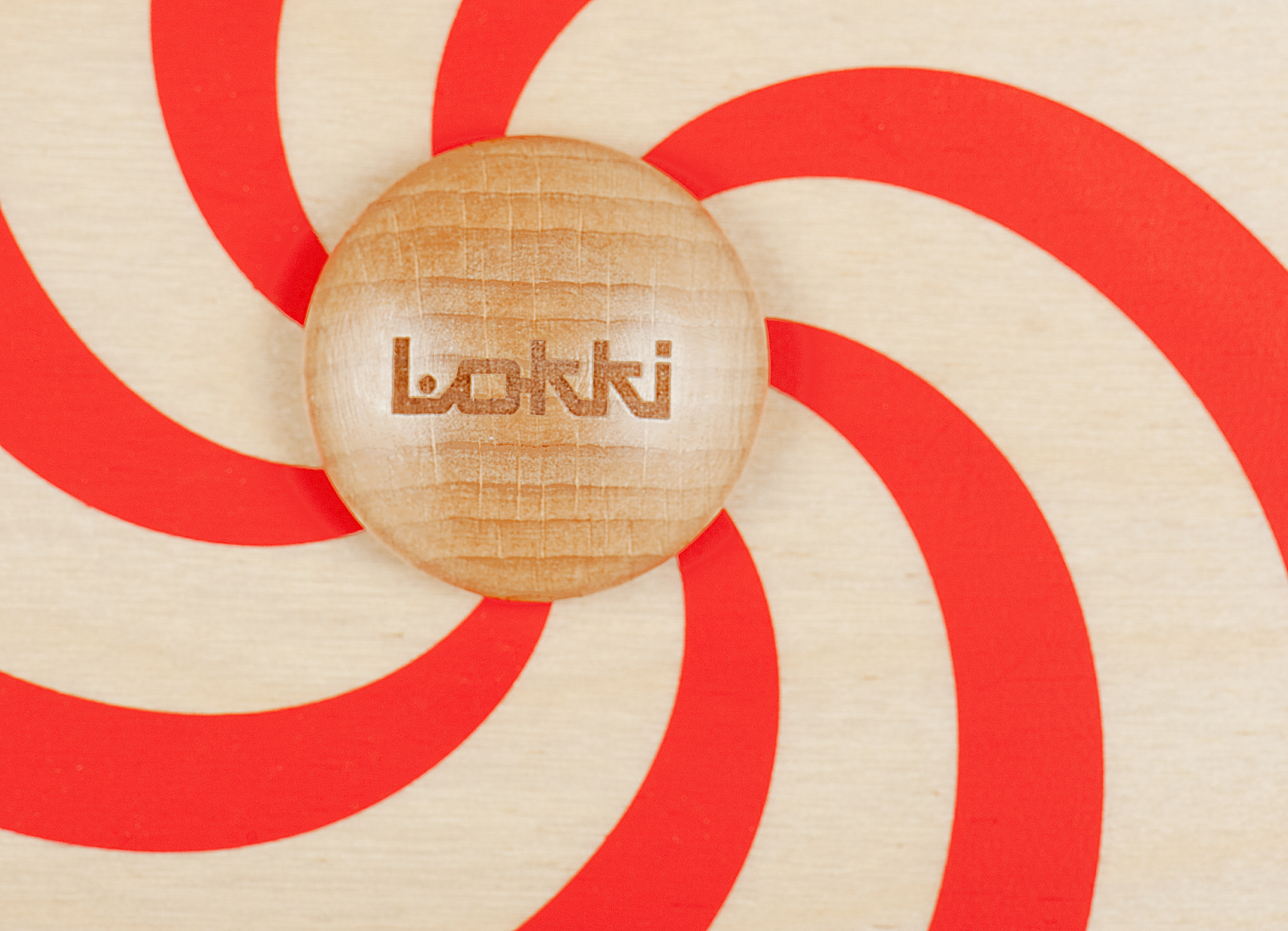 Lokki Wandspiel Rote Drehspirale