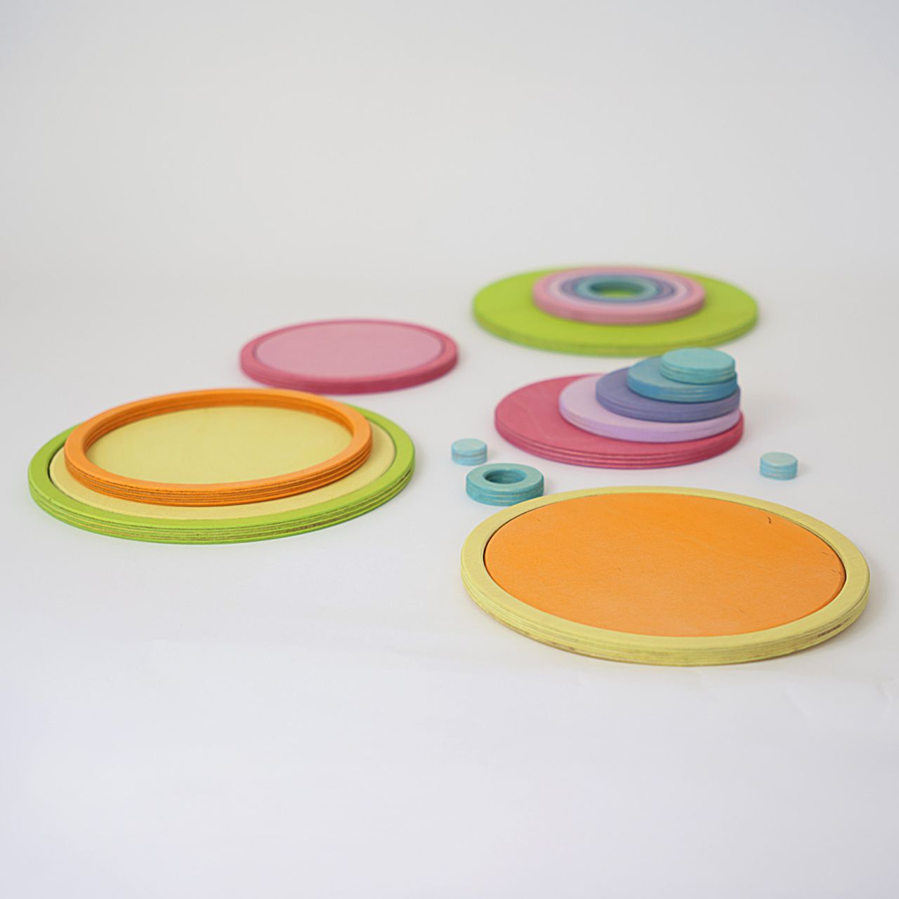 GRIMMS Konzentrische Kreise und Ringe - Holzspielzeug Profi
