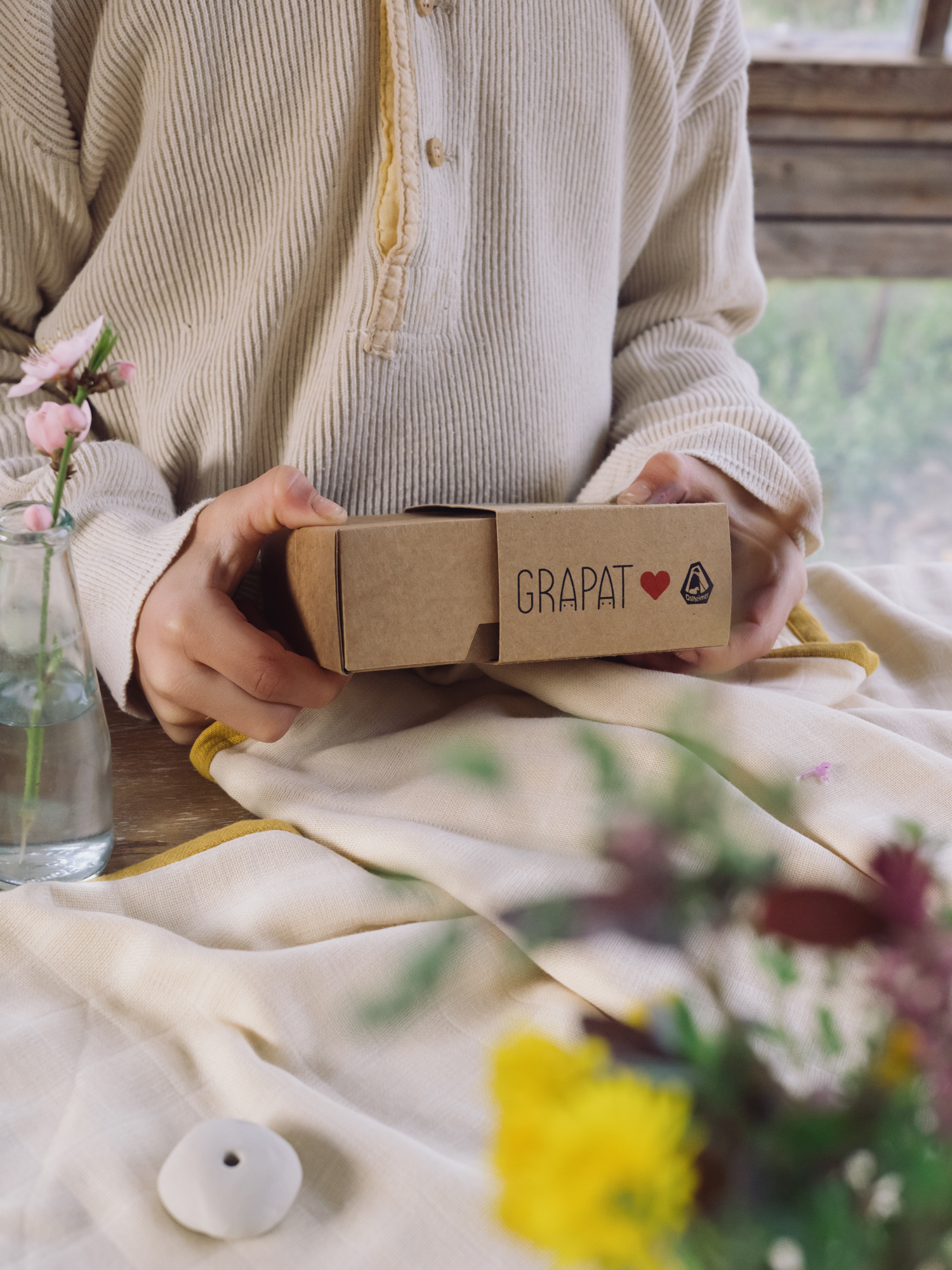 Grapat x Ostheimer Hello Spring! Limited Edition Seasons Box - Holzspielzeug Profi