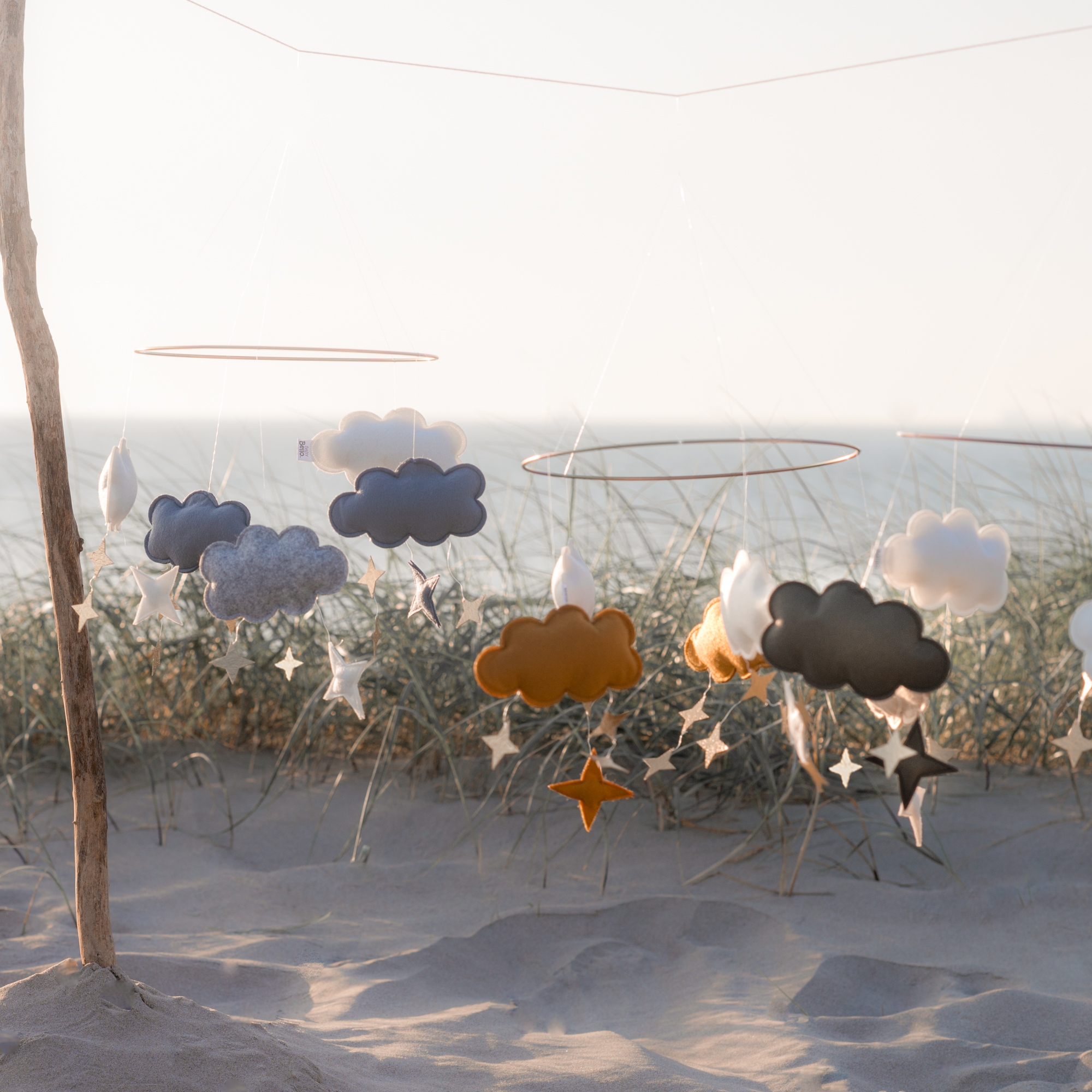Baby Bello Filz-Mobile Fantasy Clouds Rusty Grey