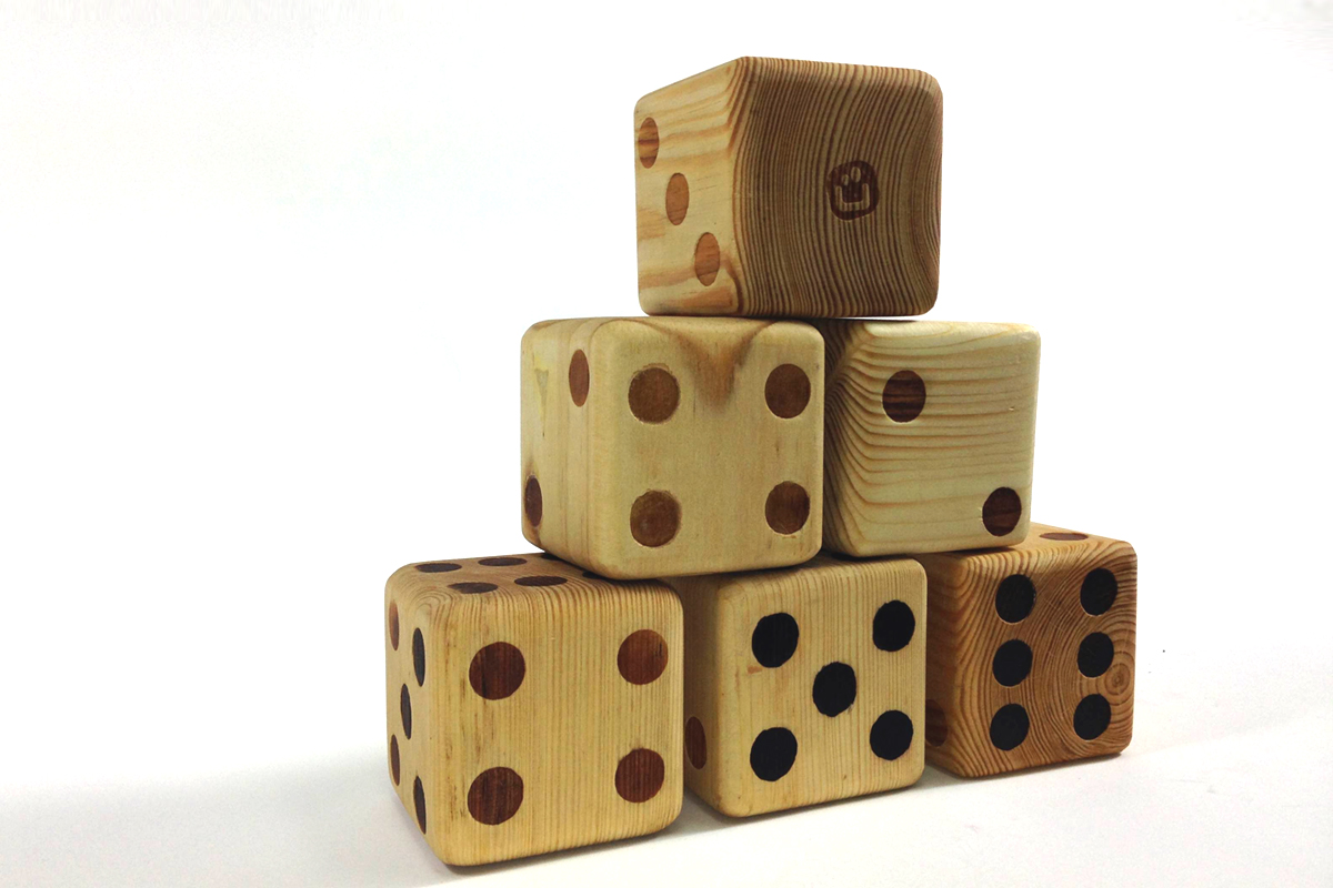 Übergames Großes Würfelspiel (9 cm)