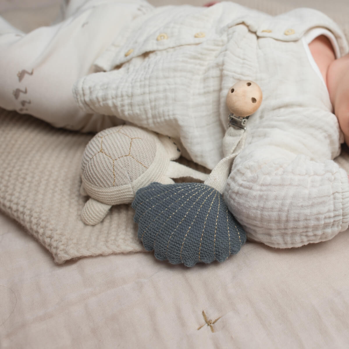 Baby Bello Kinderwagen Clip Tily the Turtle blau